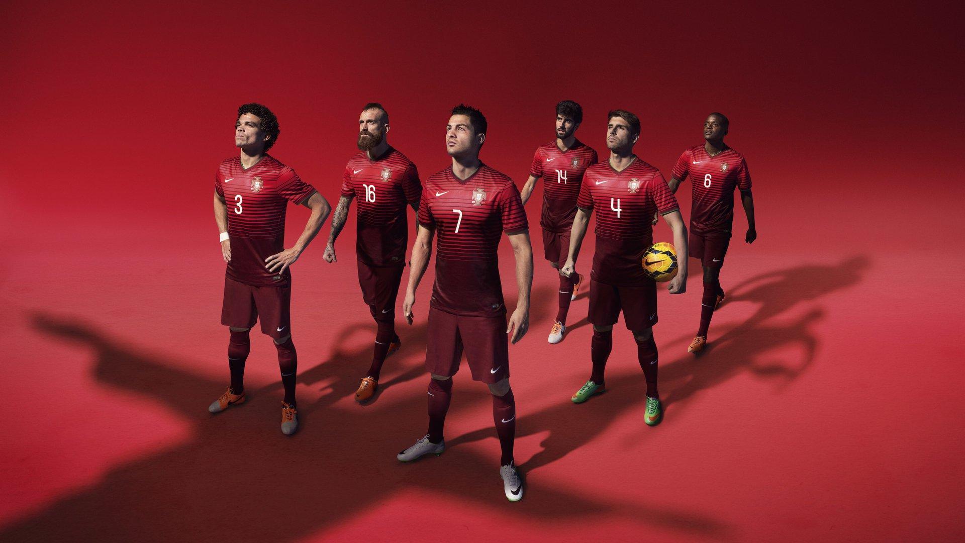 英雄联盟全球总决赛，巅峰对决引爆电竞热潮，中国战队再创辉煌